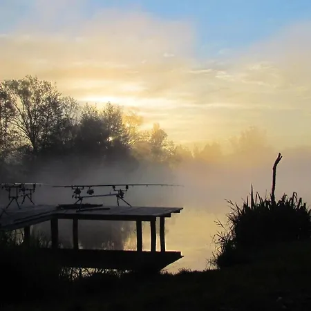 Lisci Jezero Camping