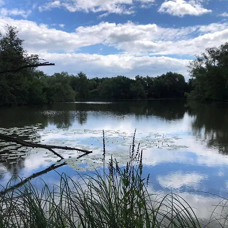 Lisci Jezero Kemping